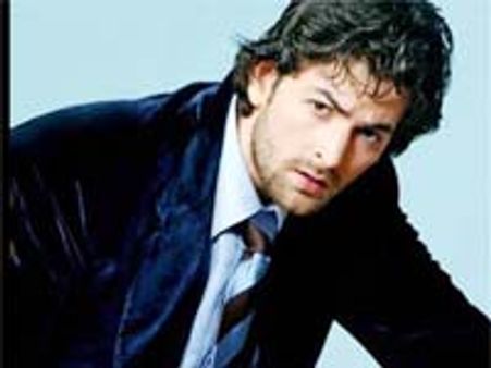 దిగంబరంగా ఆ హీరో