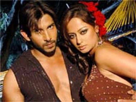 మేలో 'ఊహా చిత్రం'