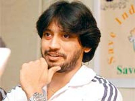 విడాకులతో హీరో హ్యాపీ