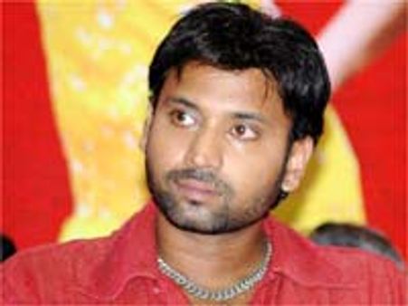 లేడీస్ బాత్రూమ్ లో సుమంత్