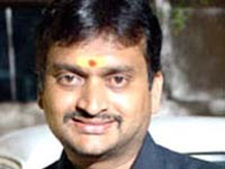 గణేష్ వెనక కాంగ్రెస్..