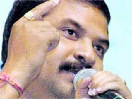 ఆర్పీ పట్నాయిక్ పై కాపీ వివాదం