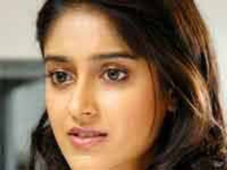 రాఘవేంద్రుడు సైతం ఇలియానా..