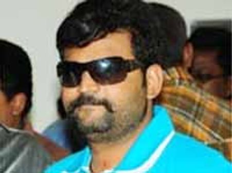 సుమన్ వద్దే అన్నీ..ప్రభాకర్