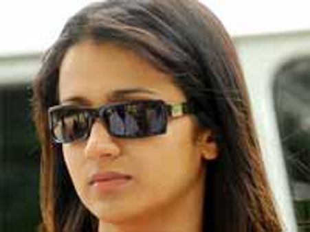 హీరోయిన్స్ అండర్ వేర్స్ పైనే..