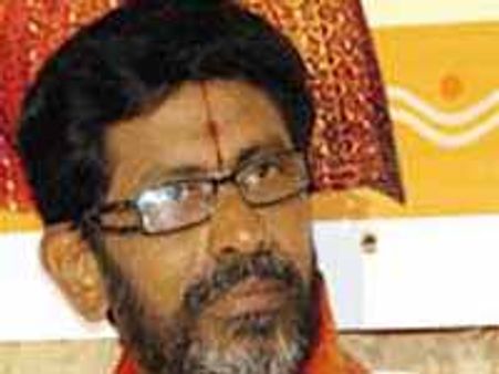 రోడ్డు ప్రమాదంలో జె.కె.భారవి