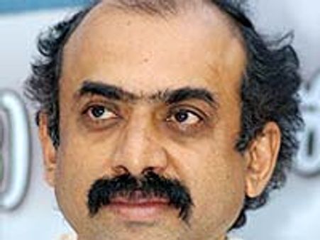 సురేష్ బాబు రౌడీయిజం..