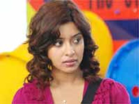 మనోజ్ ఆమెకు అన్నీ..