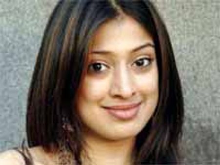 ఆమె ఇంట్లో ఏకంగా బార్