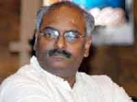 ముసలి బామ్మగా కీరవాణి