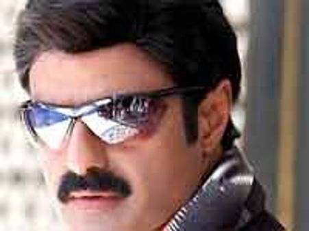 బాలయ్య విజిల్స్ వేసారు...