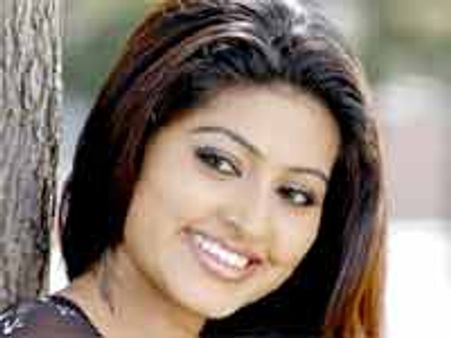 నమిత రూటులో నే స్నేహ