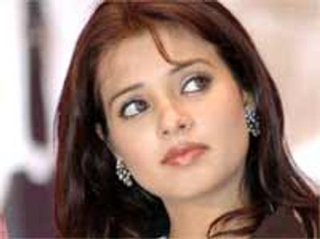 సలోనీ..మగధీరుడితో నూ