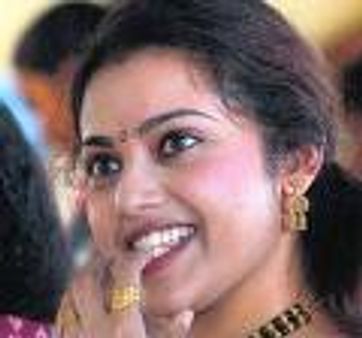 మీనా పెళ్ళిలో మీడియా పై దాడి