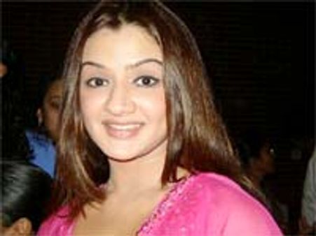 ఆర్తి రోజు రేటు ఎంతంటే...