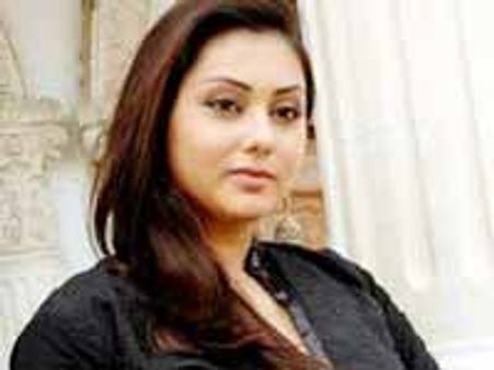 మగాళ్ళను అలా పిలవబుద్దికాదు..నమిత