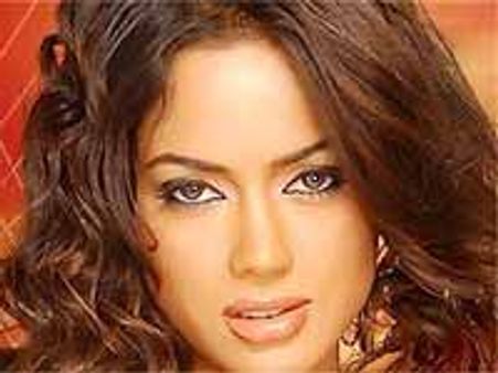 సమీరా రెడ్డిని వదలని ఎన్టిఆర్..