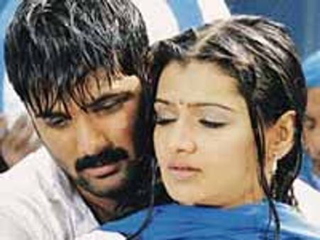 సోకులెక్కువ-విషయం తక్కువ