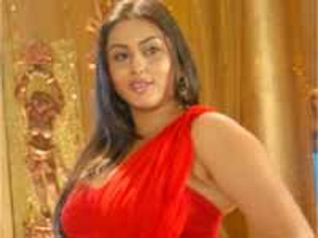 ఆ సిన్మాలో నమిత విశ్వరూపం!