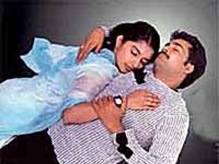 అమ్మాయి బాగుంది