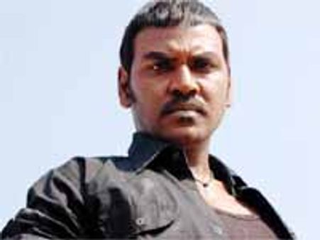 ‘సోషియల్ సర్వీస్’ అవార్డు దక్కించుకొన్న‘లారెన్స్’