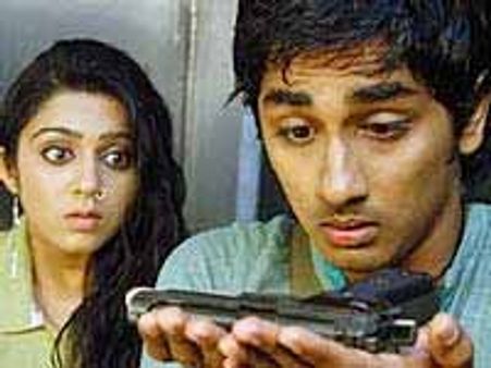 చిక్కుల్లో 'చంద్రుడు'