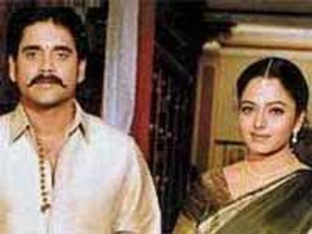 భేష్‌ అన్నవారు 'ఎవరులేని మనిషి'