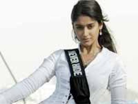 ఇలియానాకు జన్మదిన శుభాకాంక్షలు