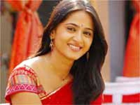 ప్రభాస్ ‘తమ్ముడు’?తో అనుష్క ప్రేమాయణం!!!