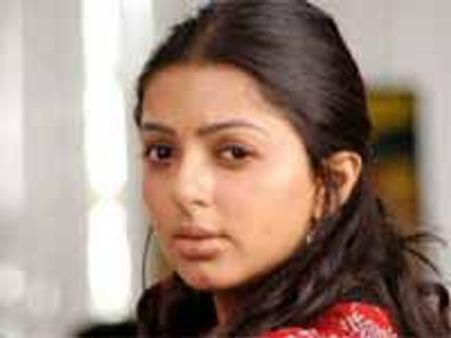 నాగచైతన్య-రామ్ చరణ్ లతో భూమిక!