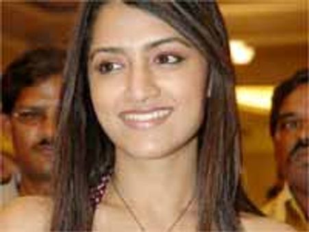 బాలీవుడ్ కలల్లో తేలియాడుతున్న మమతా మోహన్