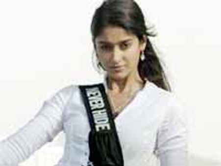 ఇలియానా పై దాసరి కన్ను