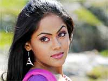 'కార్తిక' చాలా హాట్ గురూ