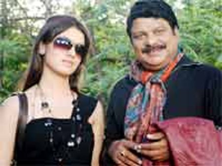 నిరవధికంగా ధర్మవరపు చిత్రం