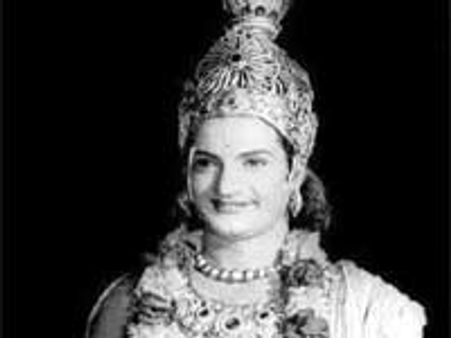 ఎందరో మహానుభావులు..