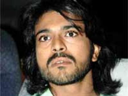 చరణ్ మూడో చిత్రం 'ఆరెంజ్'?