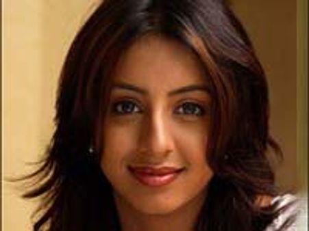 ‘బుజ్జిగాడు’ సుందరికి భలే ఆఫర్లు