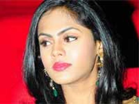 రాధ కూతురు ఏడుపు