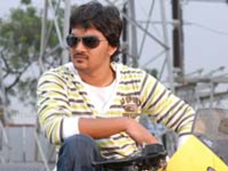 తండ్రి నిర్మాణంలో తనయుడు 'బబ్లూ'