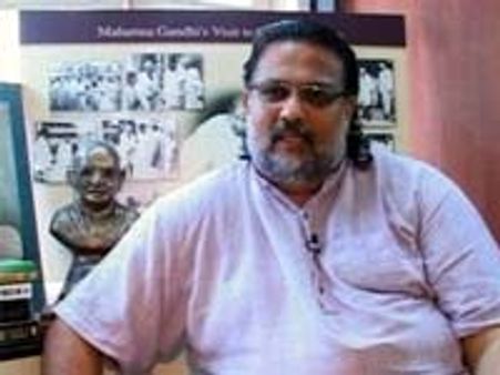 ‘గాంధీ’ మనువడితో ‘మహాత్మ’ ఆడియో