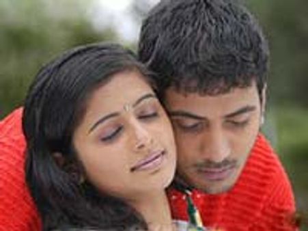 ప్రియతో ప్రేమలోపడ్డ రమేష్