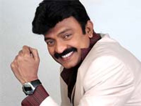 రాజశేఖర్ ని బెదిరిస్తున్న రెడ్డి సంఘాలు