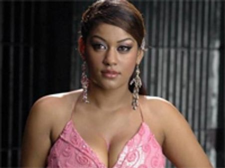 ముమైత్ ఖాన్ ‘ఘరానా’