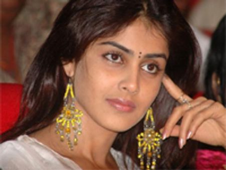 హీరో, హీరోయిన్స్ కి మధ్య చాలెంజ్ ?