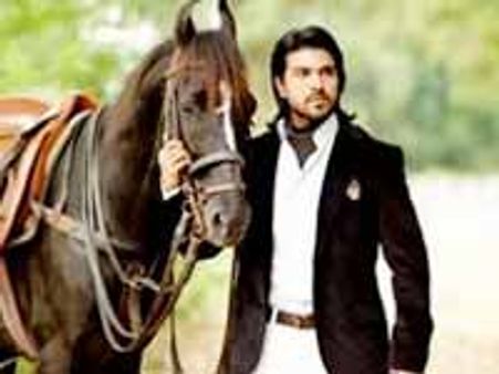 ‘మగధీర’ లో కాజల్ పైకెక్కి రామ్ చరణ్ స్వారీ చేశాడా!