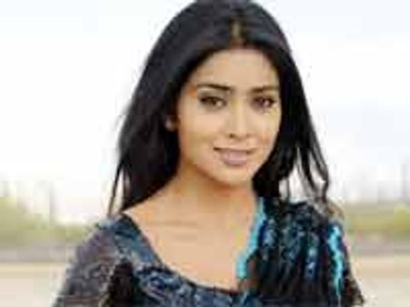 చీరకట్టు అందాలను వర్ణించడం వర్ణనాతీతం ‘శ్రియ’