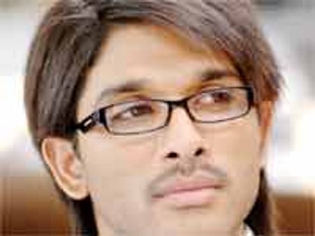 ‘లీకేజి’ చిక్కుల్లో చిక్కుకొన్న అల్లు అర్జున్