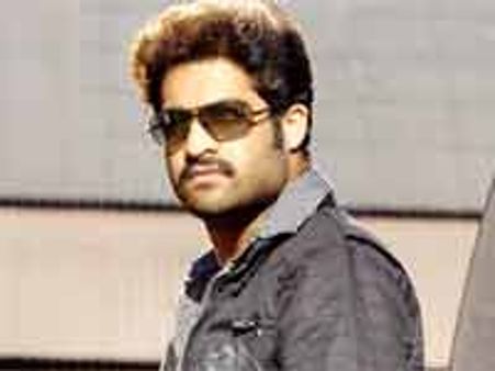 ఎన్టీఆర్, నయనతారల జోడీ 'అదుర్స్'