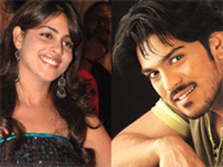 రామ్ చరణ్ చాక్లెట్ గర్ల జెనీలియా జంటగా అంజనా ప్రొడక్షన్ప్