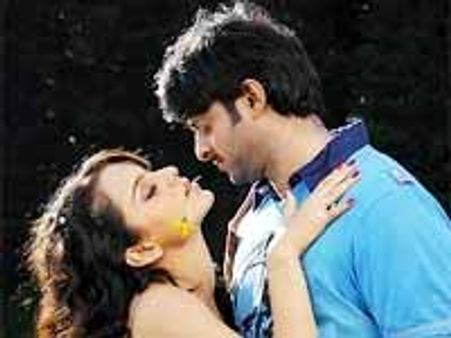 'ఏకనిరంజన్' పాటలు అదుర్స్